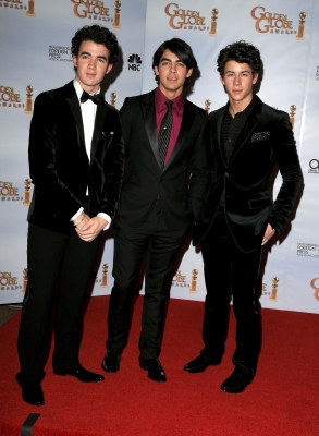 At the Golden Globes -  Music - Rock - 
