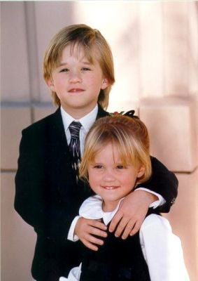emily and bro -  Cinema, tv - TV games - 