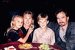 emily and family -  Cinema, tv - TV games - 