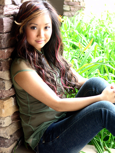 BRENDA SONG IS LONDON TIPTON IN THE SUITE LIFE OF ZACK CODY 