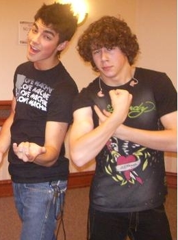 MMMM SO BUFF -  Cinema, tv - 