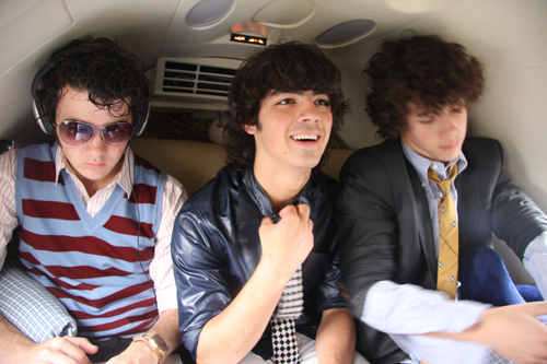 JB TAKES A RIDE & HAS .. Cinema, tv - 