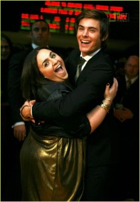ZAC EFRON HAS FUN WITH.. Cinema, tv - 