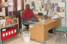 Il y a le biblioth�caire parmi ses .. Villes et Villages - Case-Pilote : Village de...