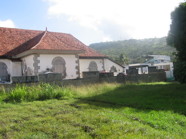 Autour de l'�glise s'�tale le cimet.. Villes et Villages - Case-Pilote : Village de...
