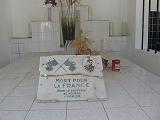 La tombe d'un Pilotin (habitant de.. Villes et Villages - Case-Pilote : Village de...