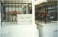 La tombe de Victor S�v�re,Pilotin .. Villes et Villages - Case-Pilote : Village de...