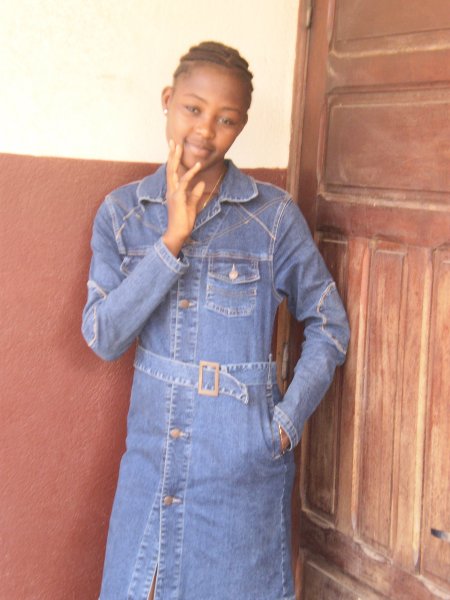 voici LODIE'S C'EST UN.. Soci�t� - C�l�brit�s - 